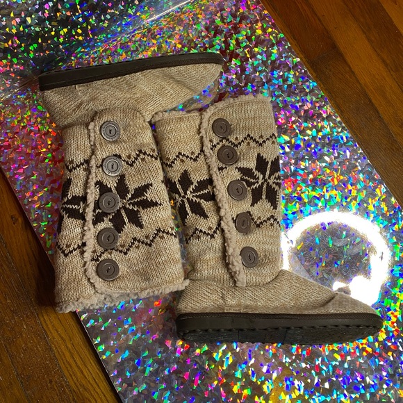 🤎Muk Luks brown button fold over brown boots🤎 - Picture 1 of 13